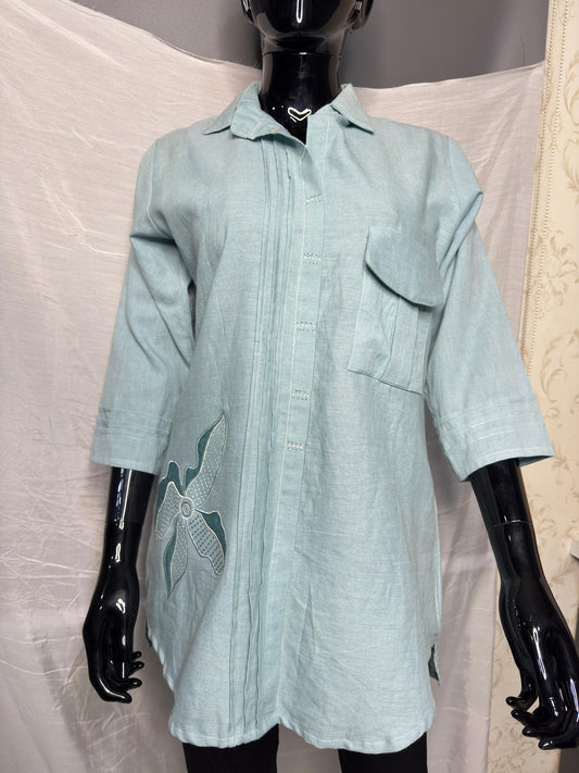 Chic Light Blue Cotton Flex Tunic with Pocket & Floral Appliqué